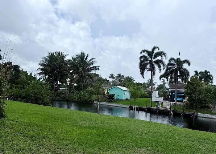 2 Bed Lake House In Lantana 3 Mi To Beach No Fees